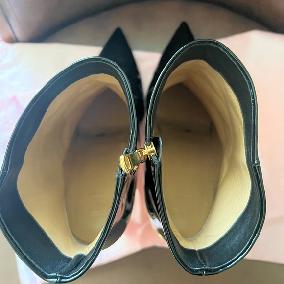 Check out these super cute and comfortable booties by Keeyahri! A must have! - Picture 4 of 5